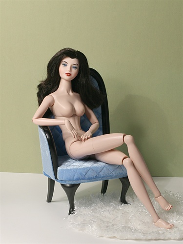 Urban Vita In The Buff - HHH - chestnut hair (chair and rug not included)